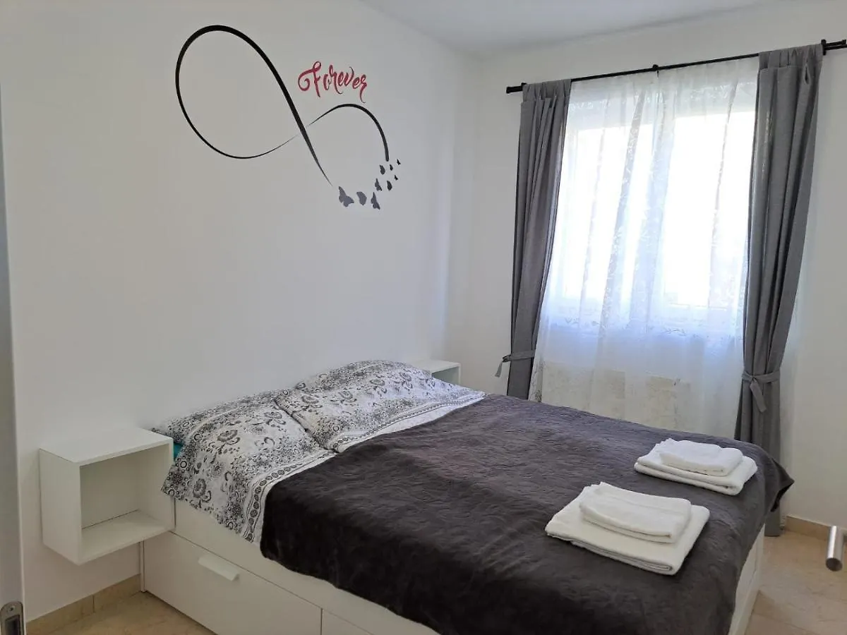 Apartman Lunna 普拉 公寓